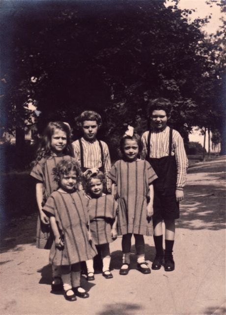 Streepjes waren toen erg in hoor in 1923 ! En jute ook.